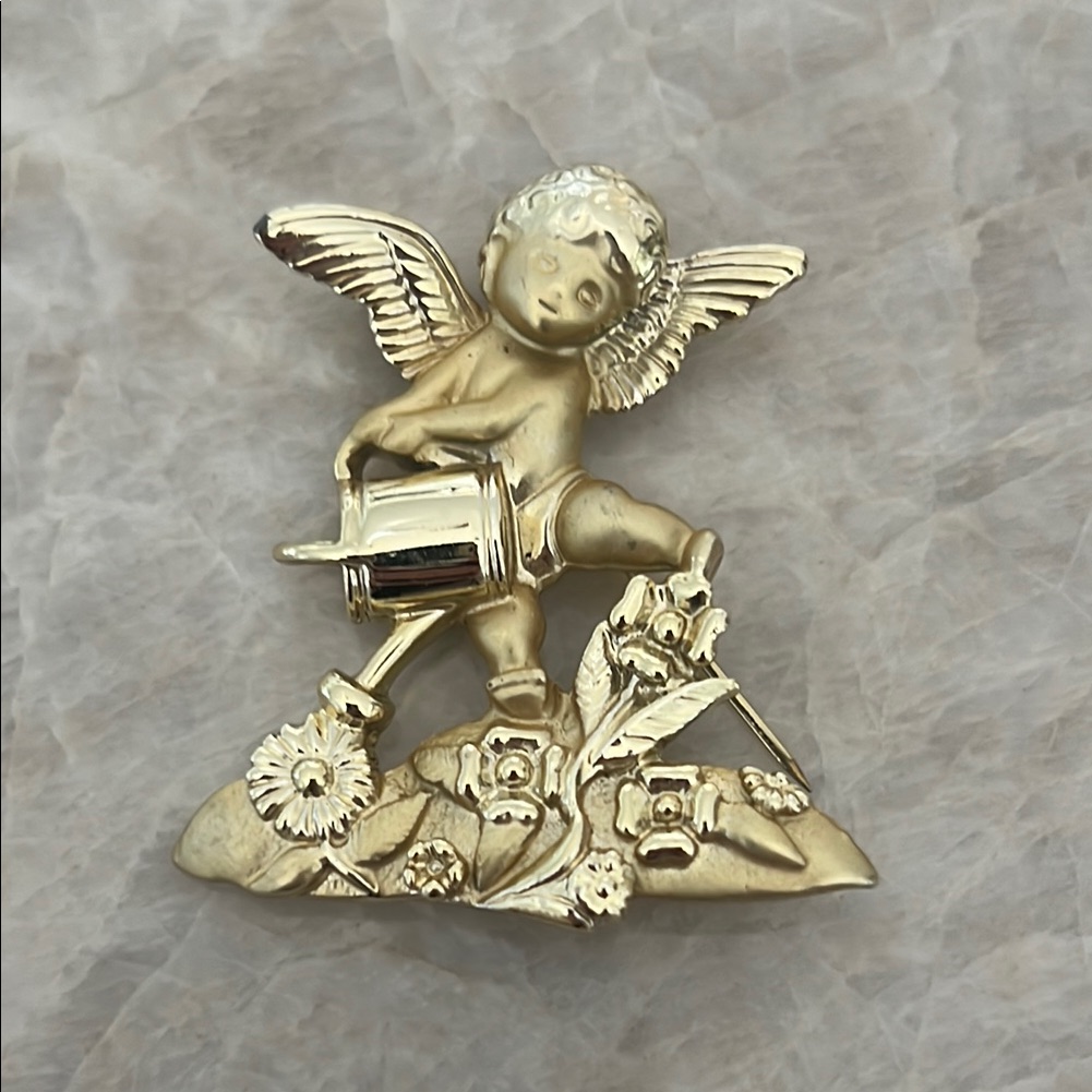 Vintage Ajc American Jewelry Chain Angel Watering A Garden Brooch Pin 10$